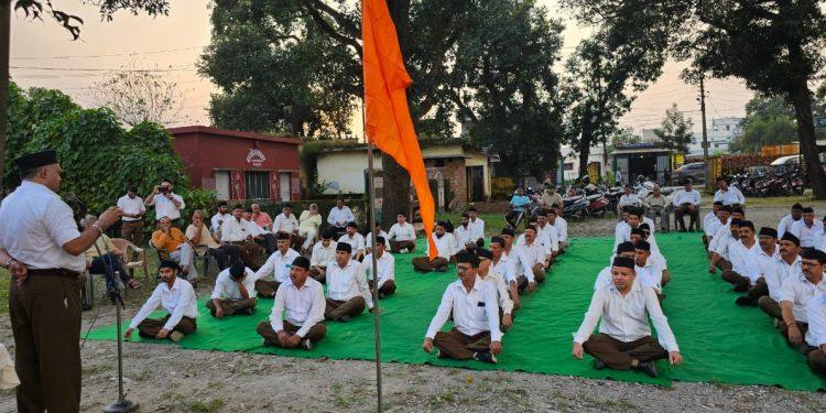 हिन्दू समाज संगठित शक्ति का पूजक है यही विजयादशमी का संदेश है