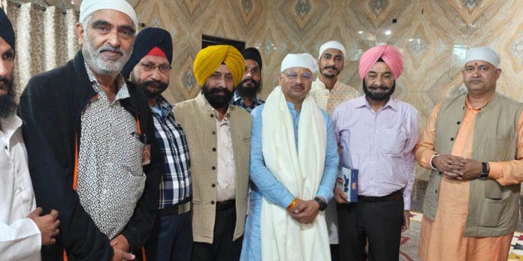 सिख धर्म के संस्थापक श्री गुरु नानक देव जी के प्रकाश पर्व