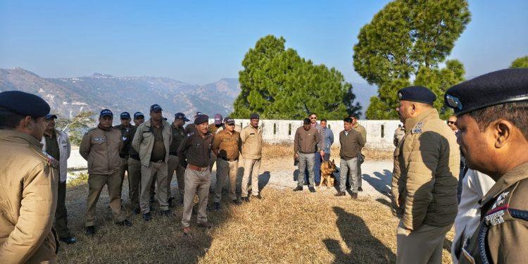 अल्मोड़ा के सल्ट क्षेत्र में जैलेटिन मिलने पर पुलिस सक्रिय, एसएसपी अल्मोड़ा ने संभाली कमान