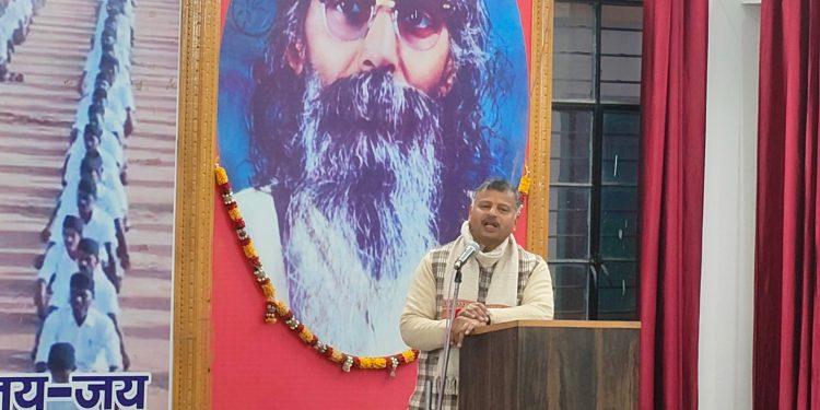 आनंद जी, सांसारिक सुविधाओं का त्याग कर आजीवन राष्ट्र एवं संघ कार्य को समर्पित रहे। – डॉ. शैलेन्द्र जी