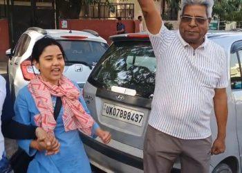 गांधी पार्क के सामने पर्यावरण गतिविधि महानगर उत्तर द्वारा मानव श्रृंखला बनाई गई