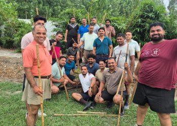 रुद्रपुर | आज विश्व पर्यावरण दिवस पर स्वयंसेवकों द्वारा फलदार वृक्षों का रोपण किया गया